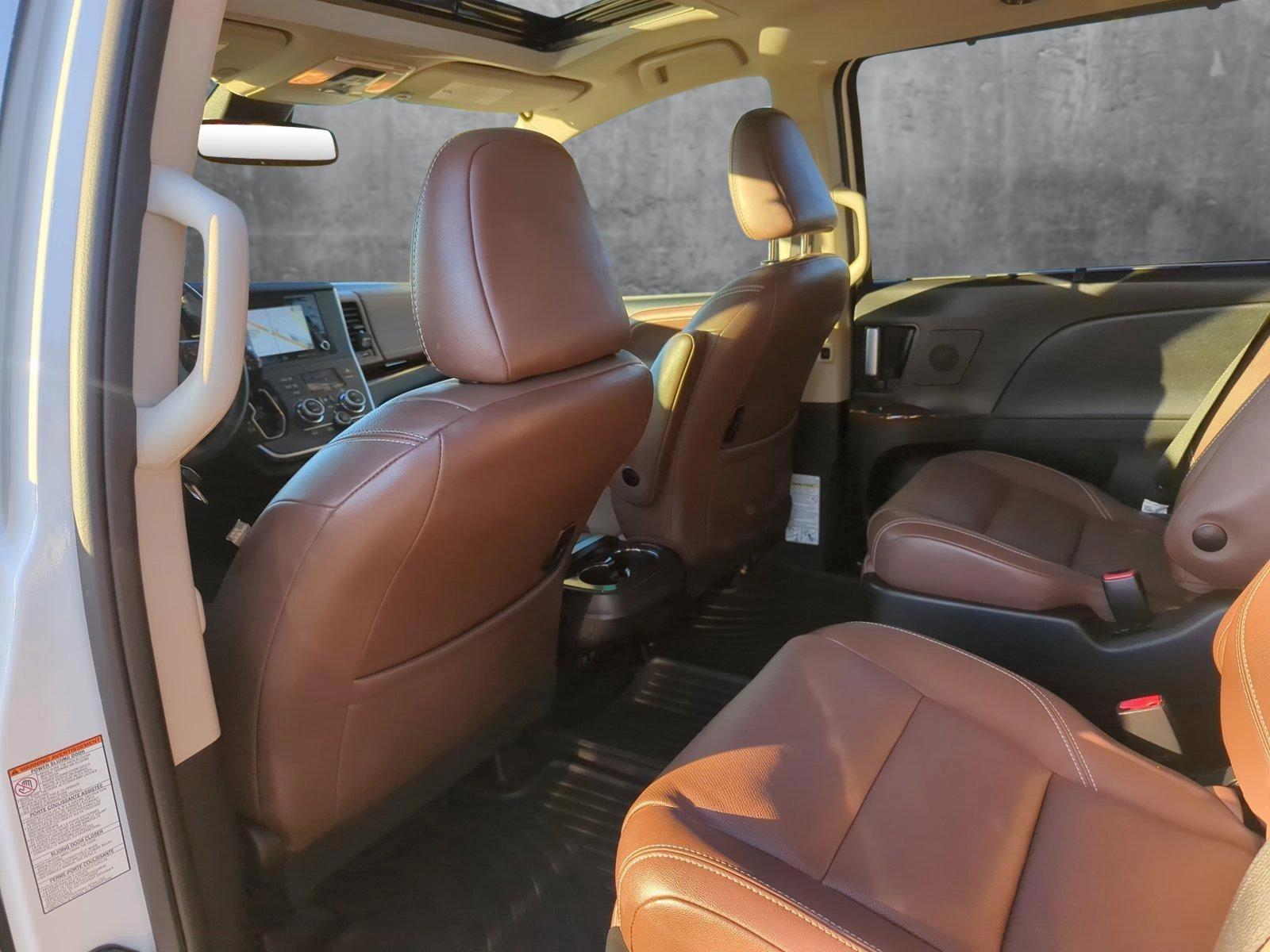 2020 Toyota Sienna Vehicle Photo in Memphis, TN 38125