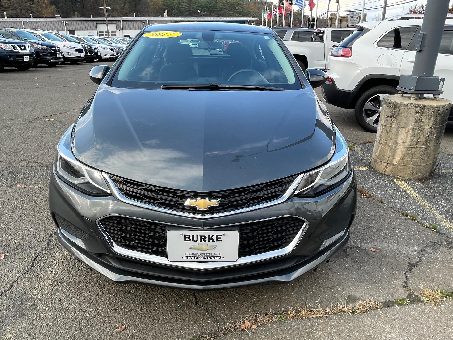 Used 2017 Chevrolet Cruze LT with VIN 3G1BE6SM7HS581698 for sale in Northampton, MA