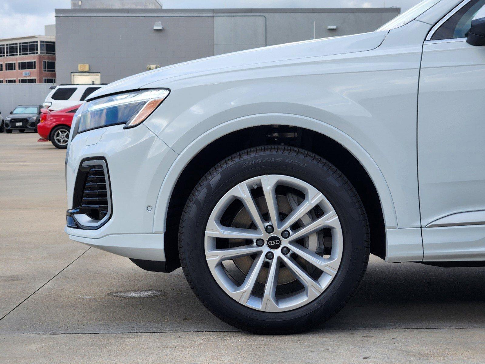 2025 Audi Q7 Vehicle Photo in SUGAR LAND, TX 77478