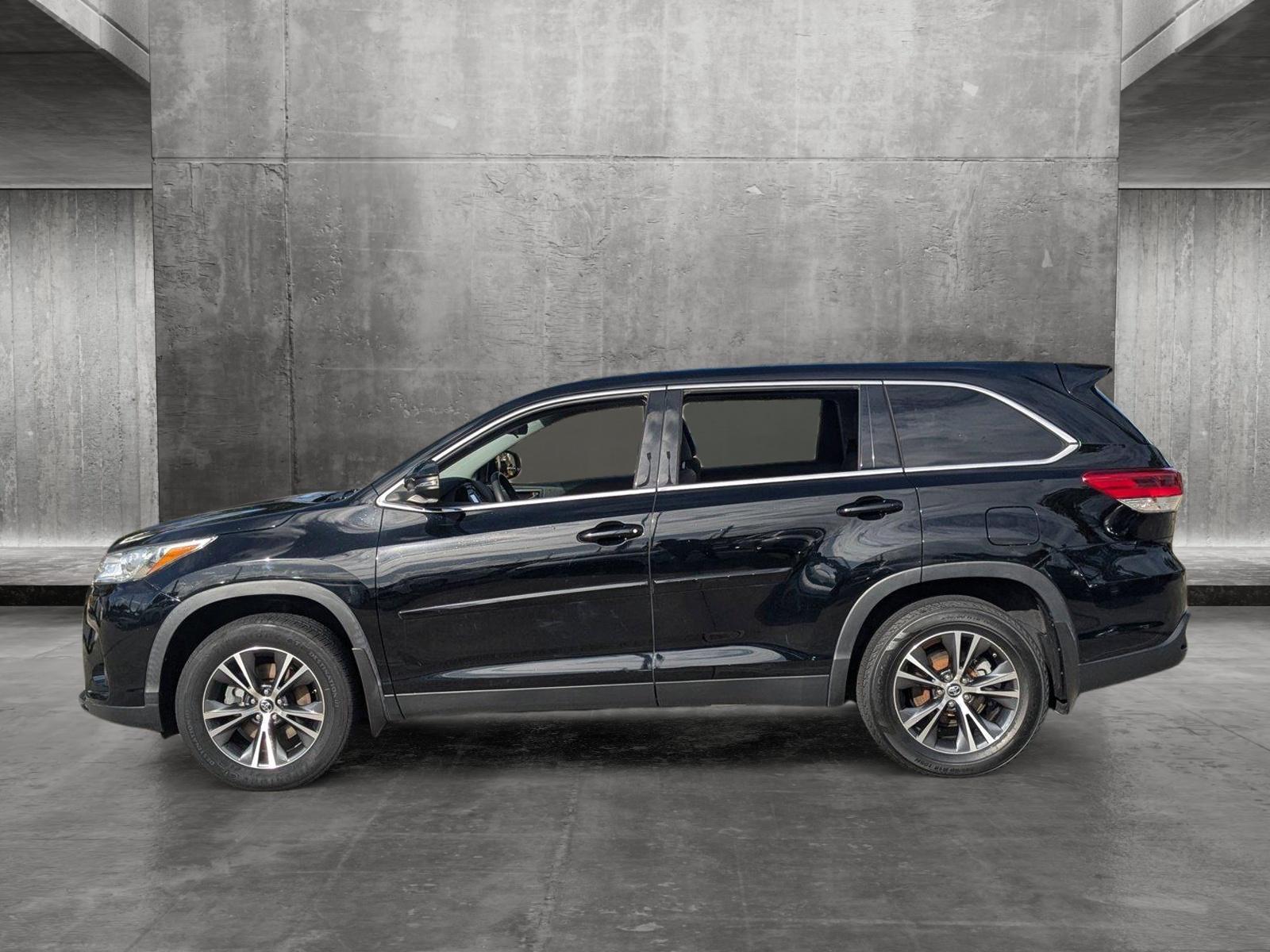 2019 Toyota Highlander Vehicle Photo in Davie, FL 33331