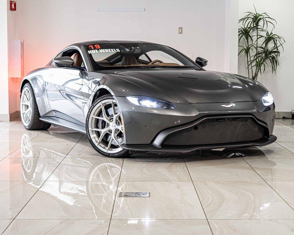 2019 Aston Martin Vantage Vehicle Photo in Saint Charles, IL 60174