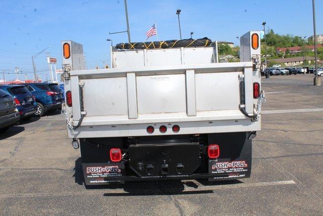 2022 Chevrolet Silverado Chassis Cab Vehicle Photo in SAINT CLAIRSVILLE, OH 43950-8512