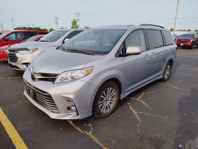 Used 2020 Toyota Sienna XLE with VIN 5TDYZ3DC0LS087558 for sale in Green Bay, WI