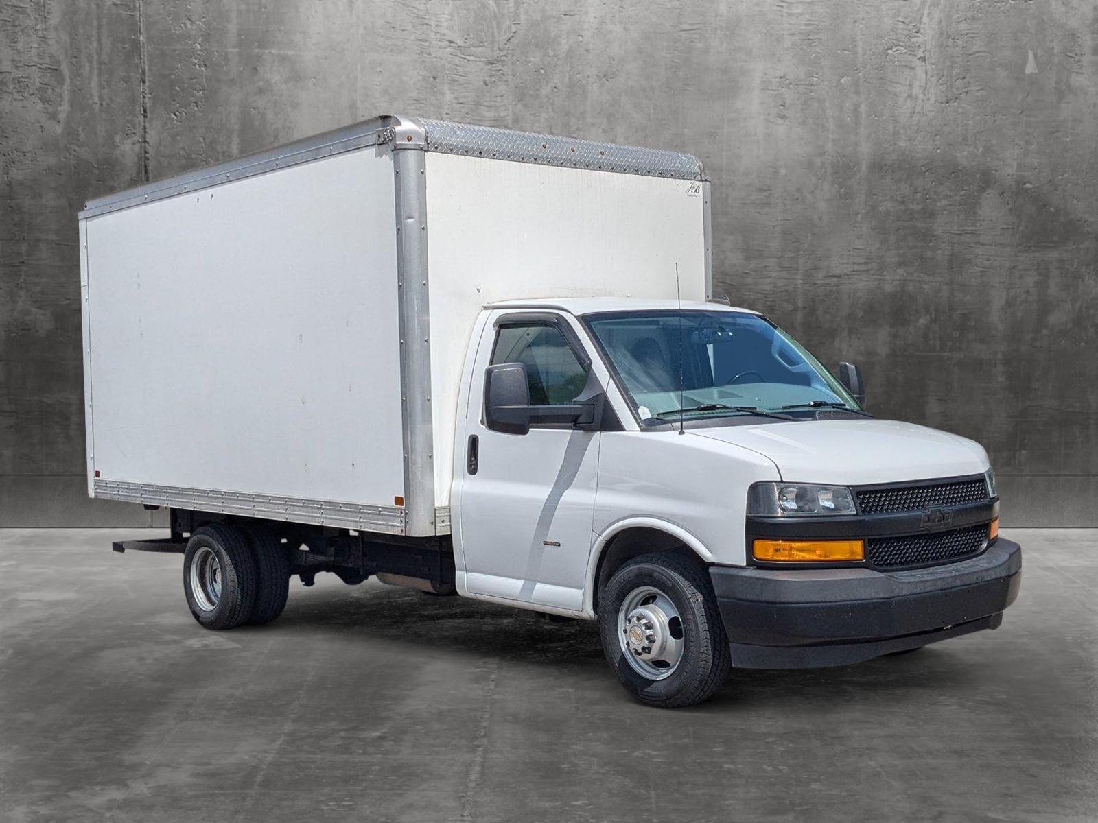 2019 Chevrolet Express Commercial Cutaway Vehicle Photo in Wesley Chapel, FL 33544