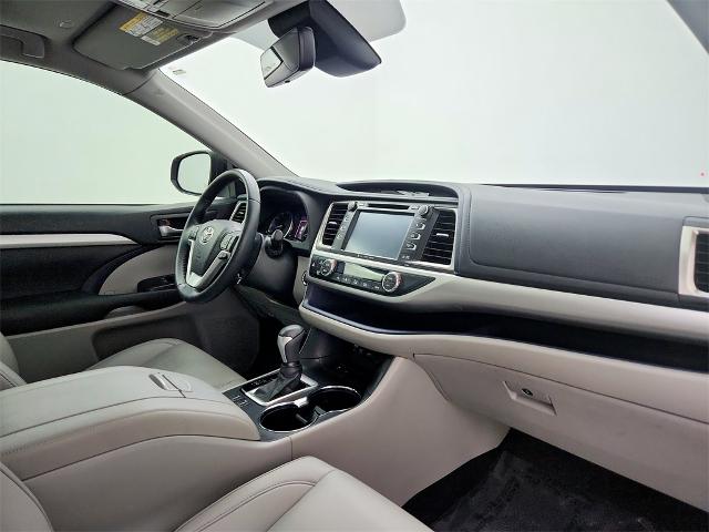 2019 Toyota Highlander Vehicle Photo in Grapevine, TX 76051