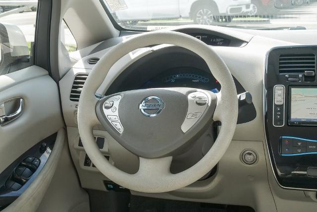 2011 Nissan LEAF Vehicle Photo in VENTURA, CA 93003-8585