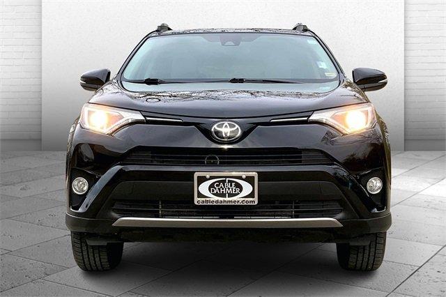 2018 Toyota RAV4 Vehicle Photo in KANSAS CITY, MO 64114-4502