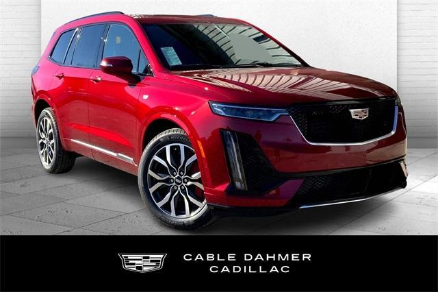 2025 Cadillac XT6 Vehicle Photo in KANSAS CITY, MO 64114-4545