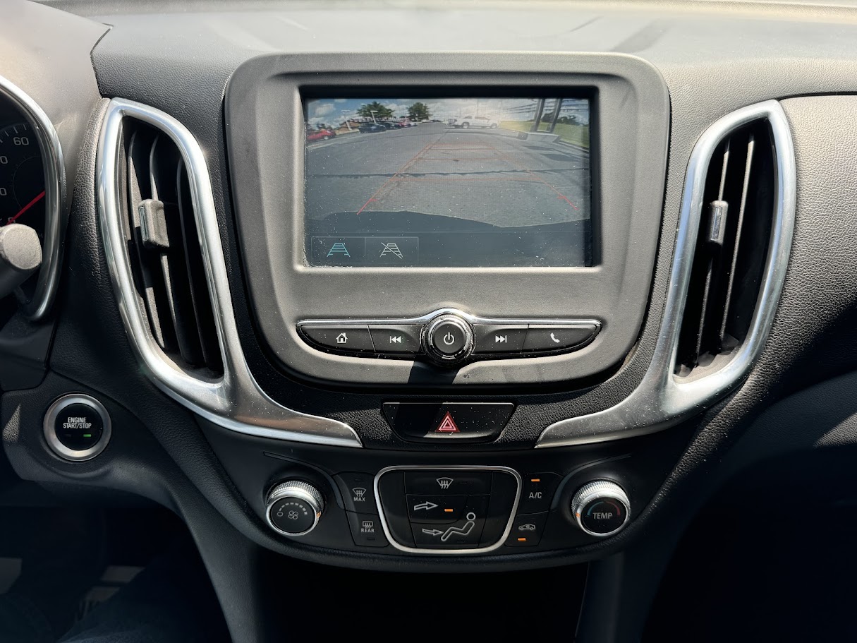 2018 Chevrolet Equinox Vehicle Photo in BOONVILLE, IN 47601-9633