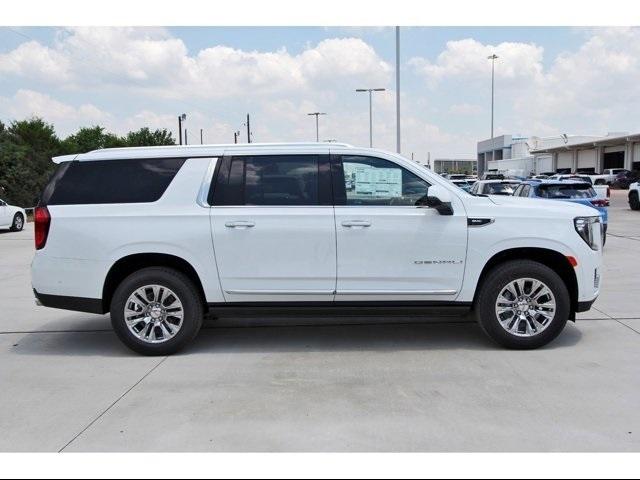 2024 GMC Yukon XL Vehicle Photo in ROSENBERG, TX 77471-5675