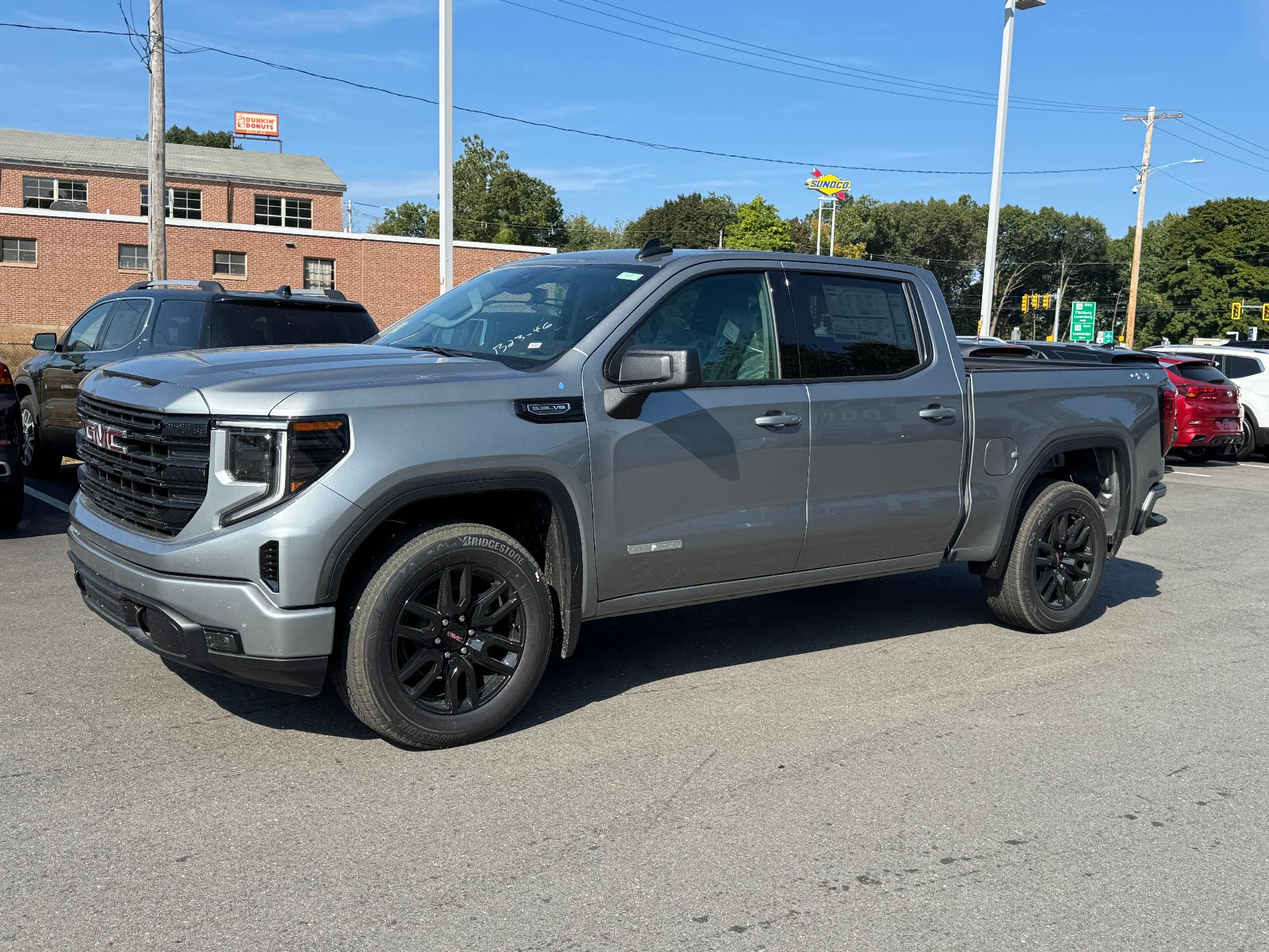 2024 GMC Sierra 1500 Vehicle Photo in LEOMINSTER, MA 01453-2952