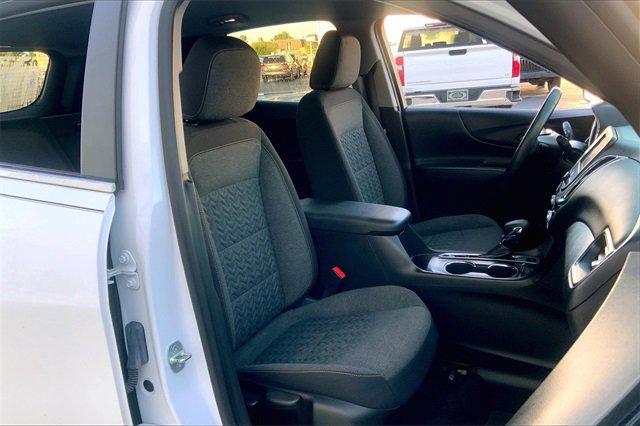 2022 Chevrolet Equinox Vehicle Photo in TOPEKA, KS 66609-0000