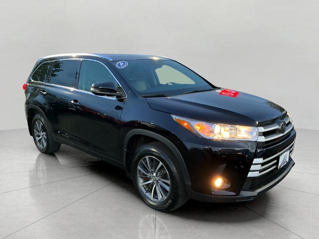 2017 Toyota Highlander Vehicle Photo in Oshkosh, WI 54904