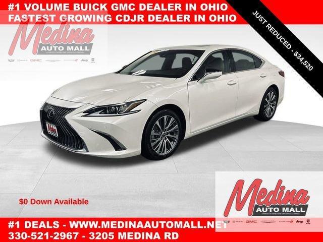 2020 Lexus ES Vehicle Photo in MEDINA, OH 44256-9631