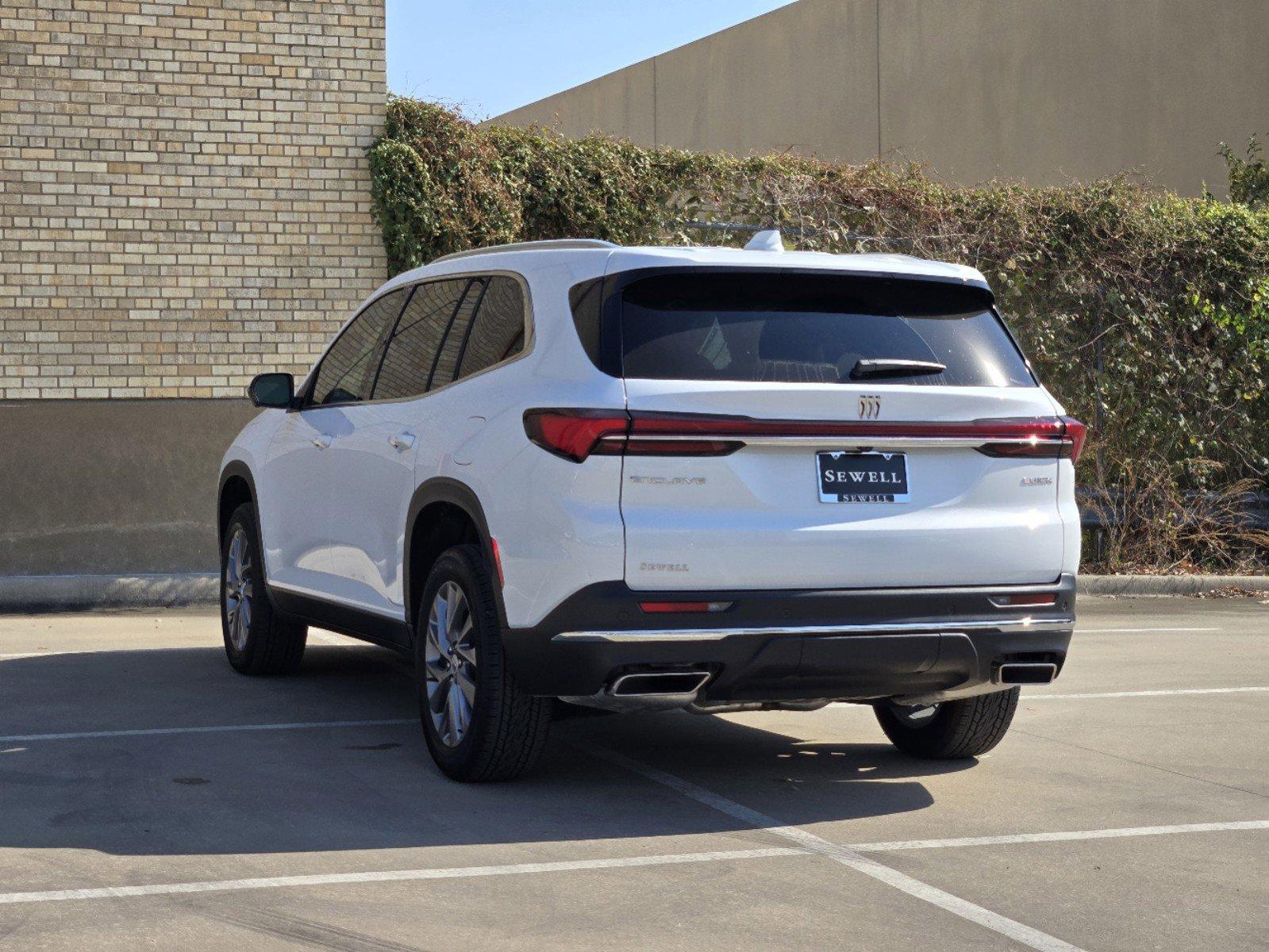 2025 Buick Enclave Vehicle Photo in DALLAS, TX 75209-3016