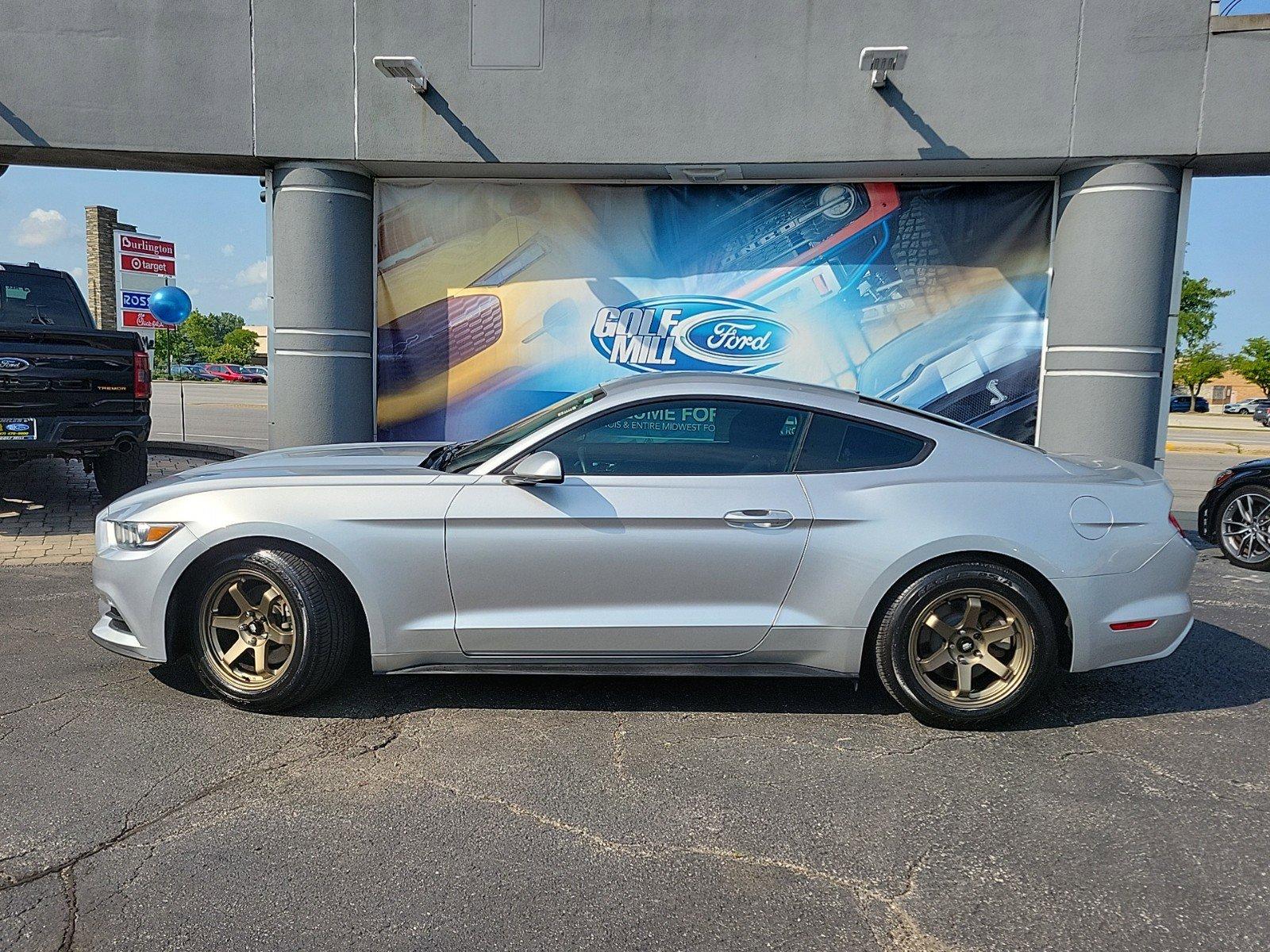 2017 Ford Mustang Vehicle Photo in Saint Charles, IL 60174