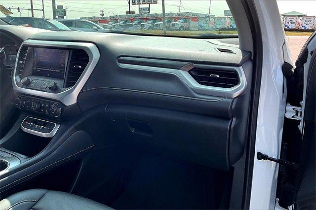 2023 GMC Acadia Vehicle Photo in TOPEKA, KS 66609-0000