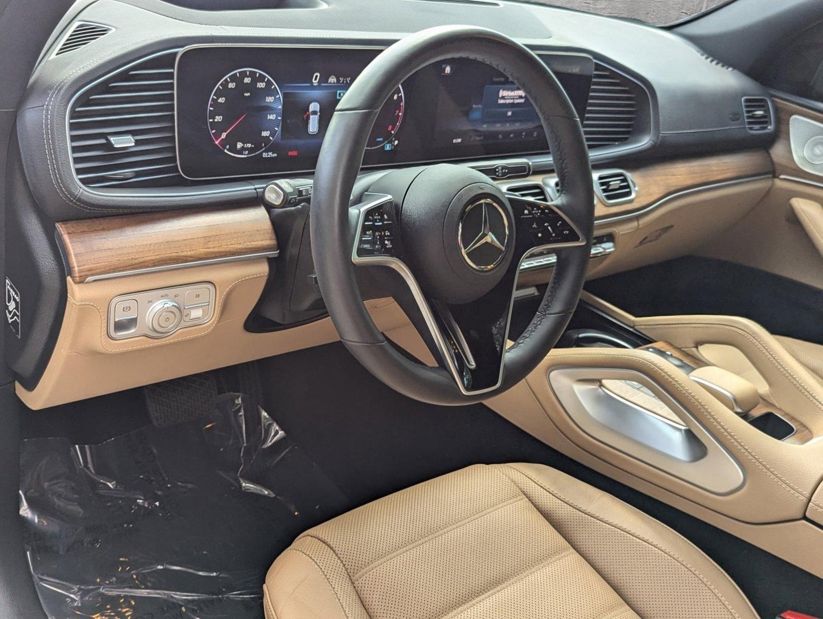 2024 Mercedes-Benz GLE Vehicle Photo in Delray Beach, FL 33444