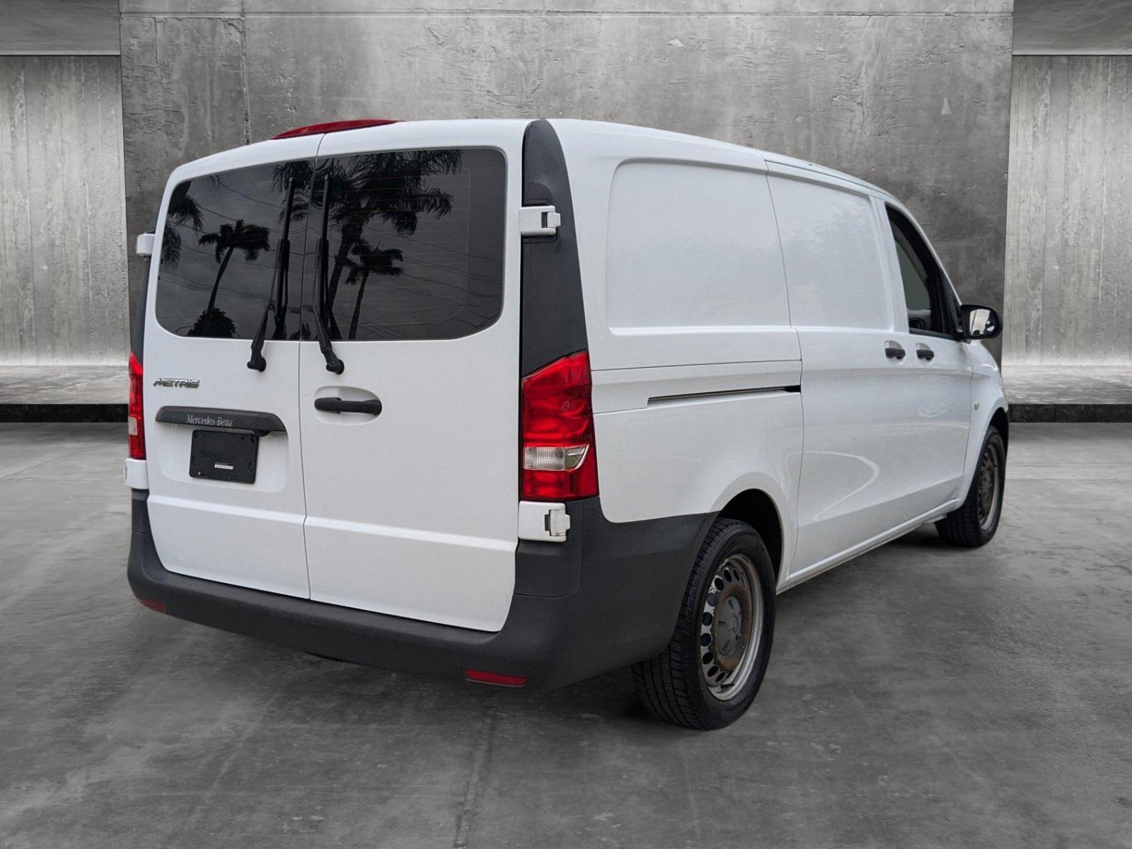 2017 Mercedes-Benz Metris Cargo Van Vehicle Photo in Coconut Creek, FL 33073