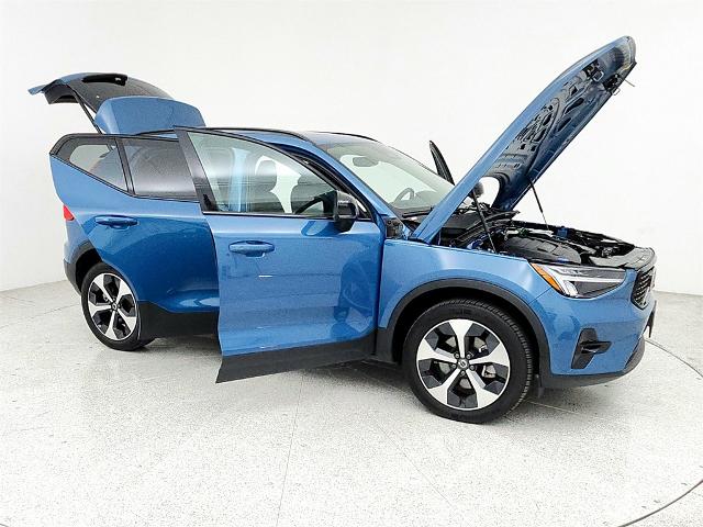 2024 Volvo XC40 Vehicle Photo in Grapevine, TX 76051