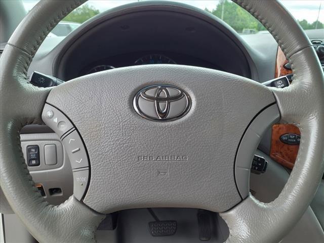 2008 Toyota Sienna Vehicle Photo in HENDERSON, NC 27536-2966