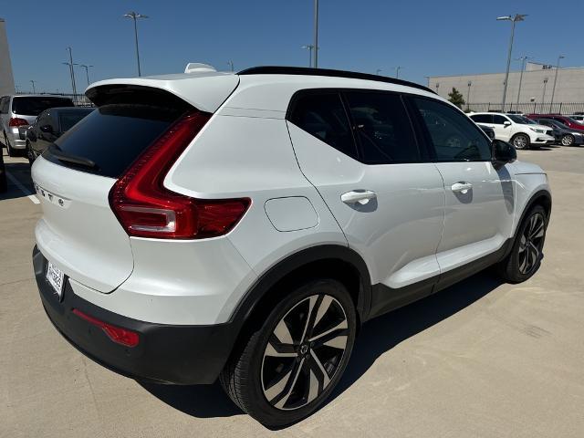 2024 Volvo XC40 Vehicle Photo in Grapevine, TX 76051