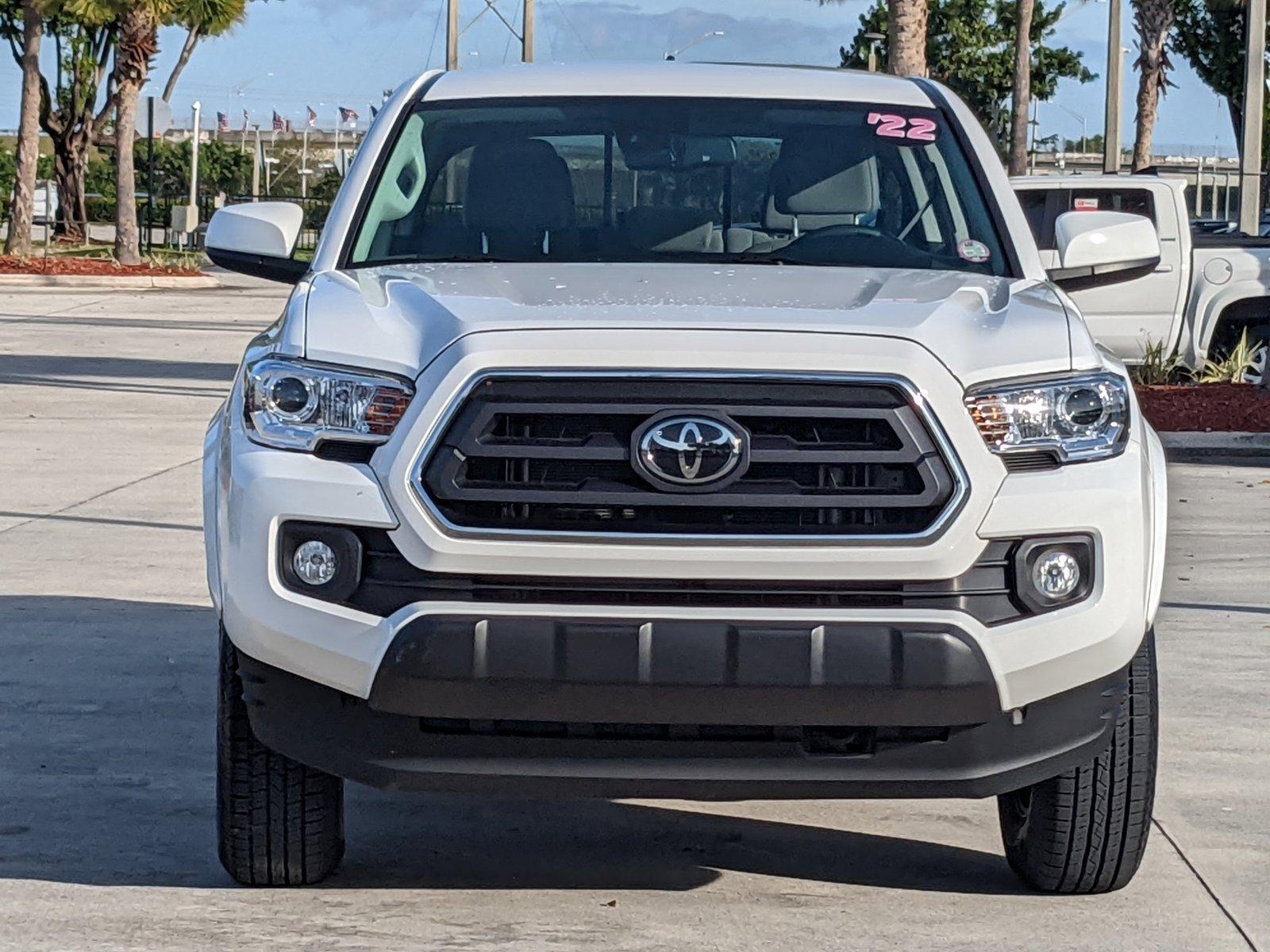 2022 Toyota Tacoma 2WD Vehicle Photo in Davie, FL 33331