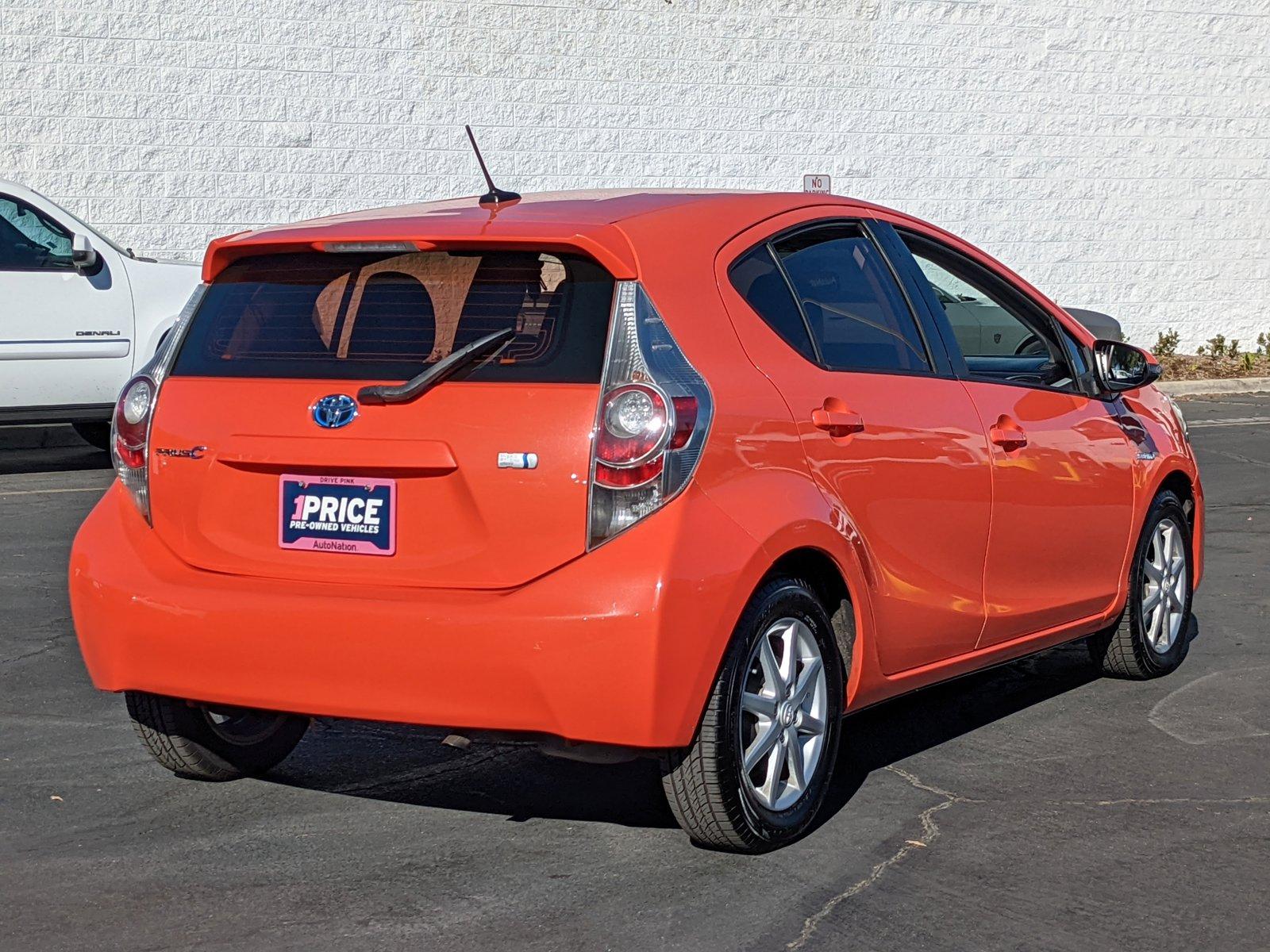 2013 Toyota Prius c Vehicle Photo in VALENCIA, CA 91355-1705