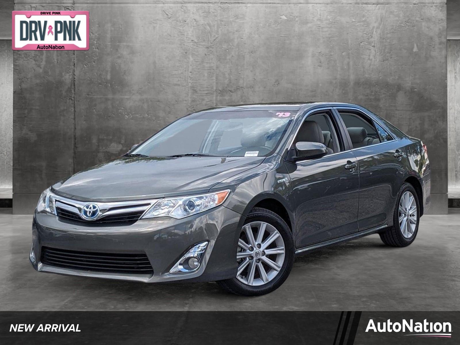 2013 Toyota Camry Hybrid Vehicle Photo in Tampa, FL 33614