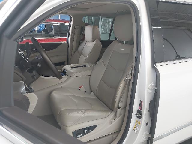 2016 Cadillac Escalade ESV Vehicle Photo in WENTZVILLE, MO 63385-1017