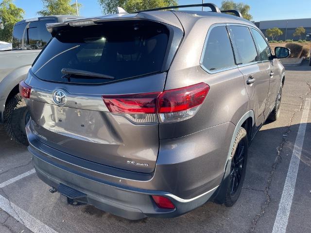 2019 Toyota Highlander Vehicle Photo in GOODYEAR, AZ 85338-1310