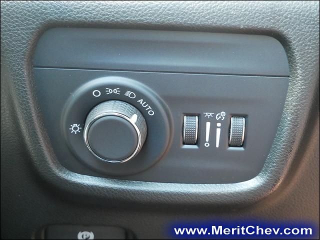 2023 Jeep Grand Cherokee L Vehicle Photo in MAPLEWOOD, MN 55119-4794