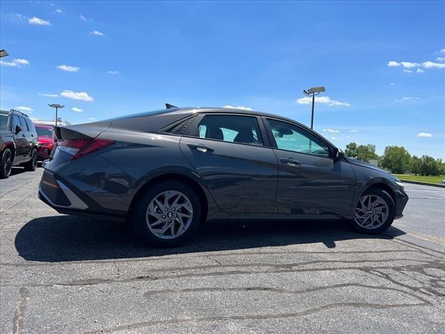 2024 Hyundai ELANTRA Vehicle Photo in O'Fallon, IL 62269