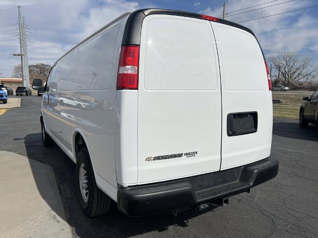 2022 Chevrolet Express Cargo Van Vehicle Photo in MANHATTAN, KS 66502-5036