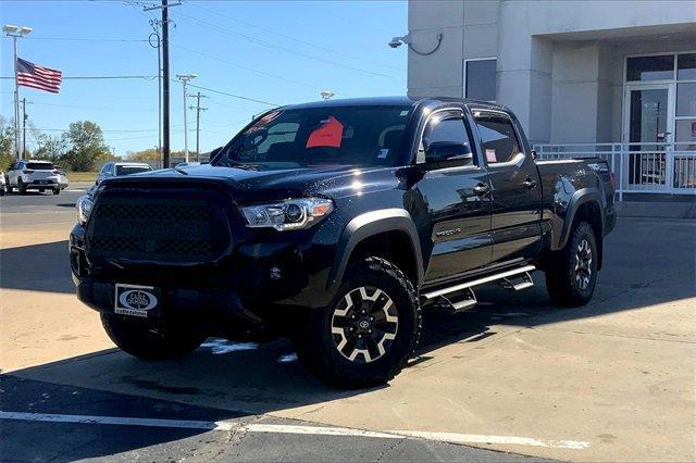 2018 Toyota Tacoma Vehicle Photo in TOPEKA, KS 66609-0000