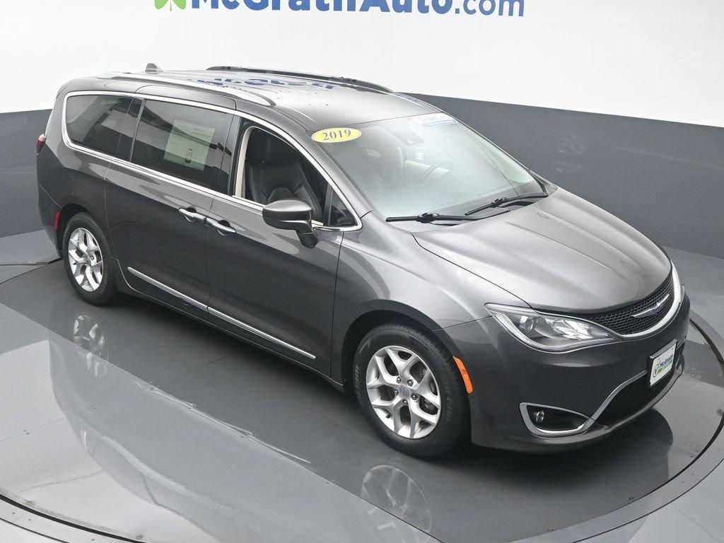 2019 Chrysler Pacifica Vehicle Photo in Cedar Rapids, IA 52402