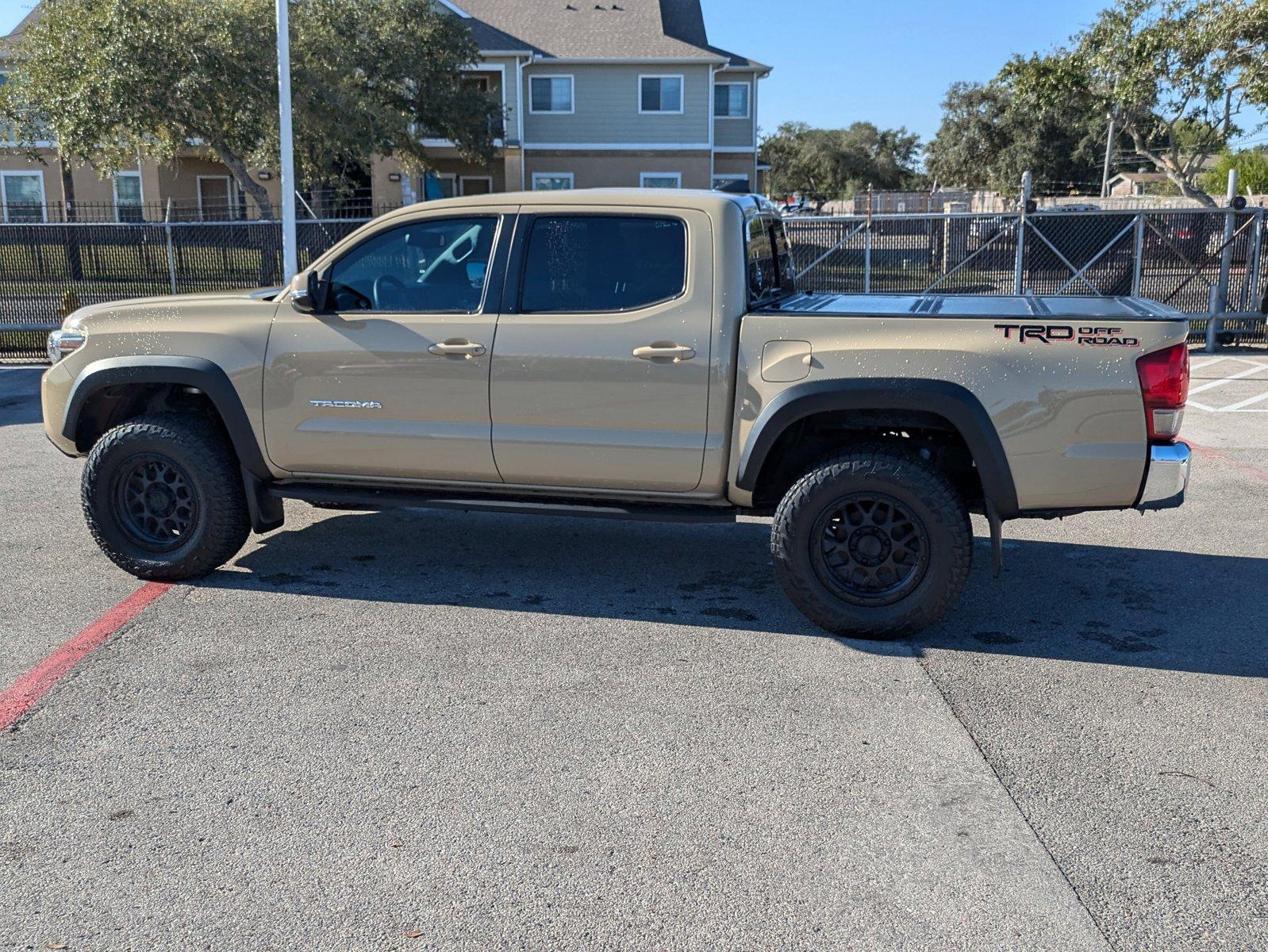 2017 Toyota Tacoma Vehicle Photo in Corpus Christi, TX 78415