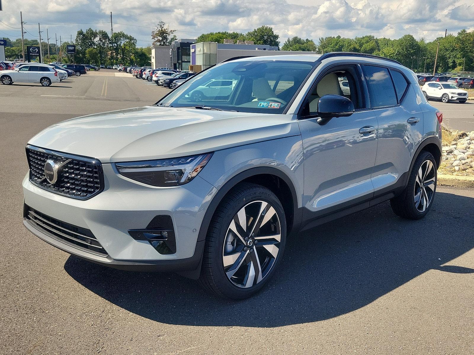 2025 Volvo XC40 Vehicle Photo in Trevose, PA 19053