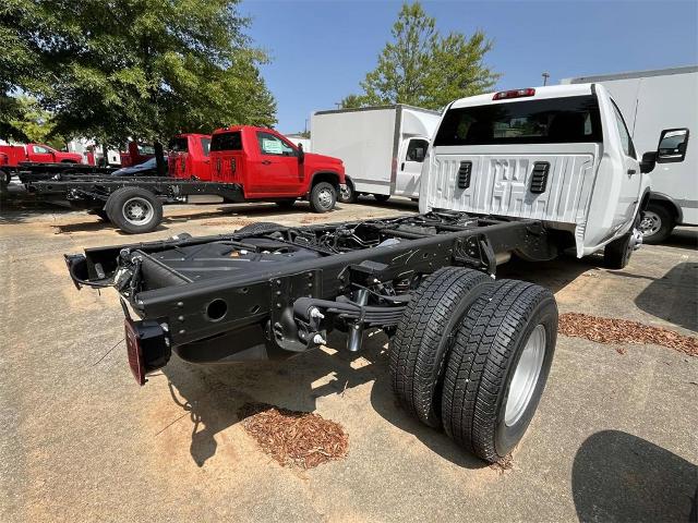 2024 Chevrolet Silverado 3500 HD Chassis Cab Vehicle Photo in ALCOA, TN 37701-3235