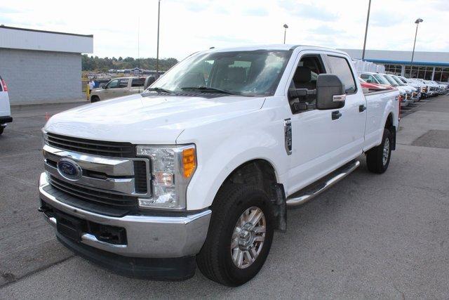 2017 Ford Super Duty F-250 SRW Vehicle Photo in SAINT CLAIRSVILLE, OH 43950-8512