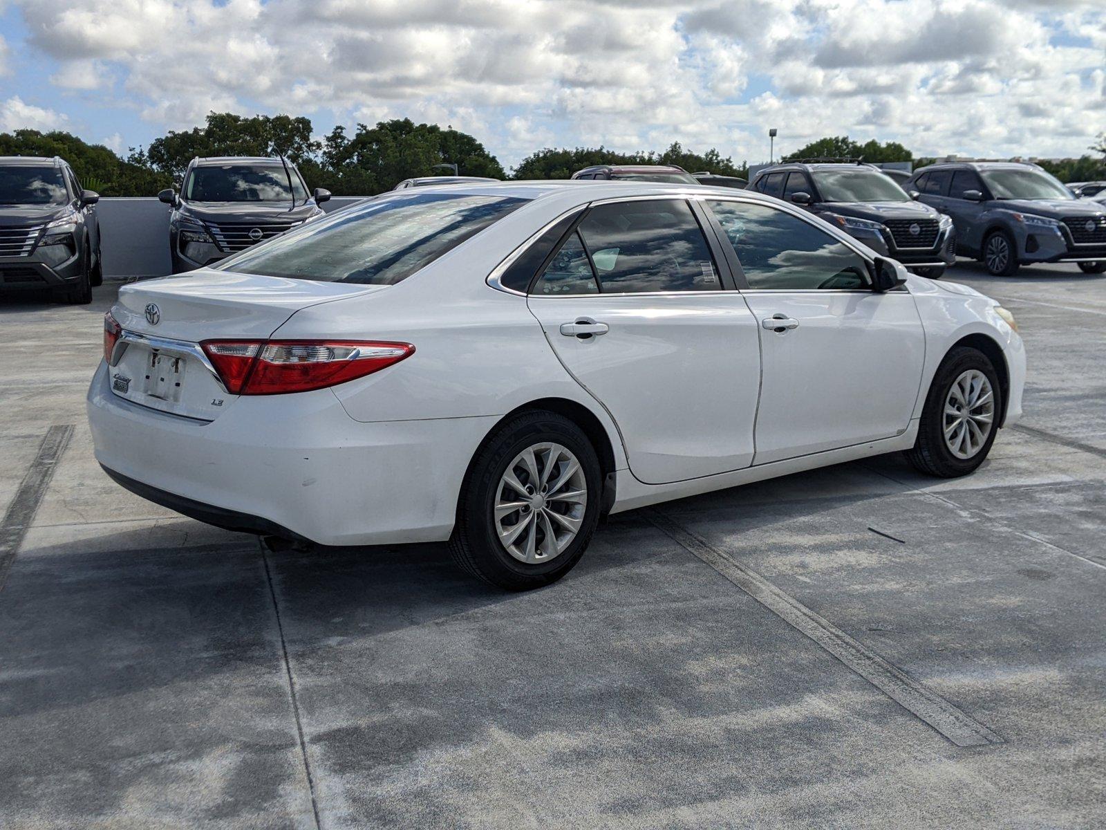 2015 Toyota Camry Vehicle Photo in Pembroke Pines , FL 33084