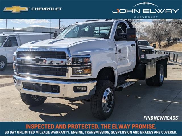 2023 Chevrolet Silverado Chassis Cab Vehicle Photo in ENGLEWOOD, CO 80113-6708