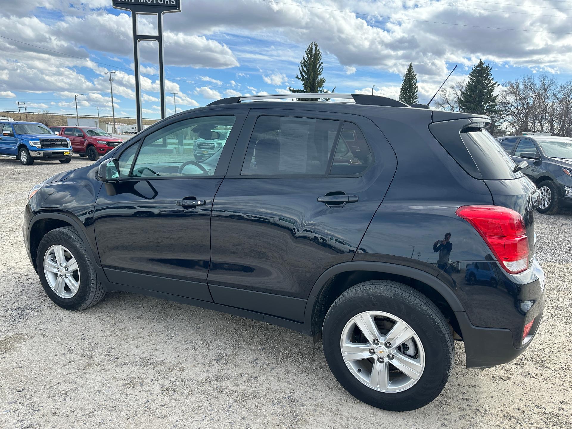 Used 2021 Chevrolet Trax LT with VIN KL7CJPSBXMB327658 for sale in Conrad, MT