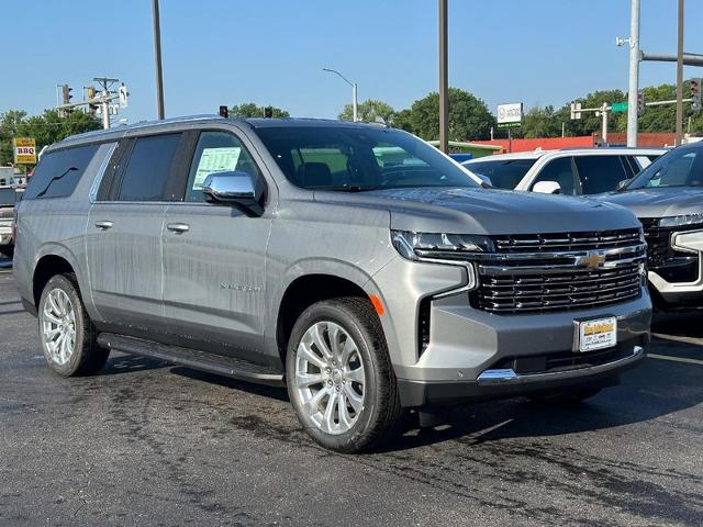 2024 Chevrolet Suburban Vehicle Photo in COLUMBIA, MO 65203-3903