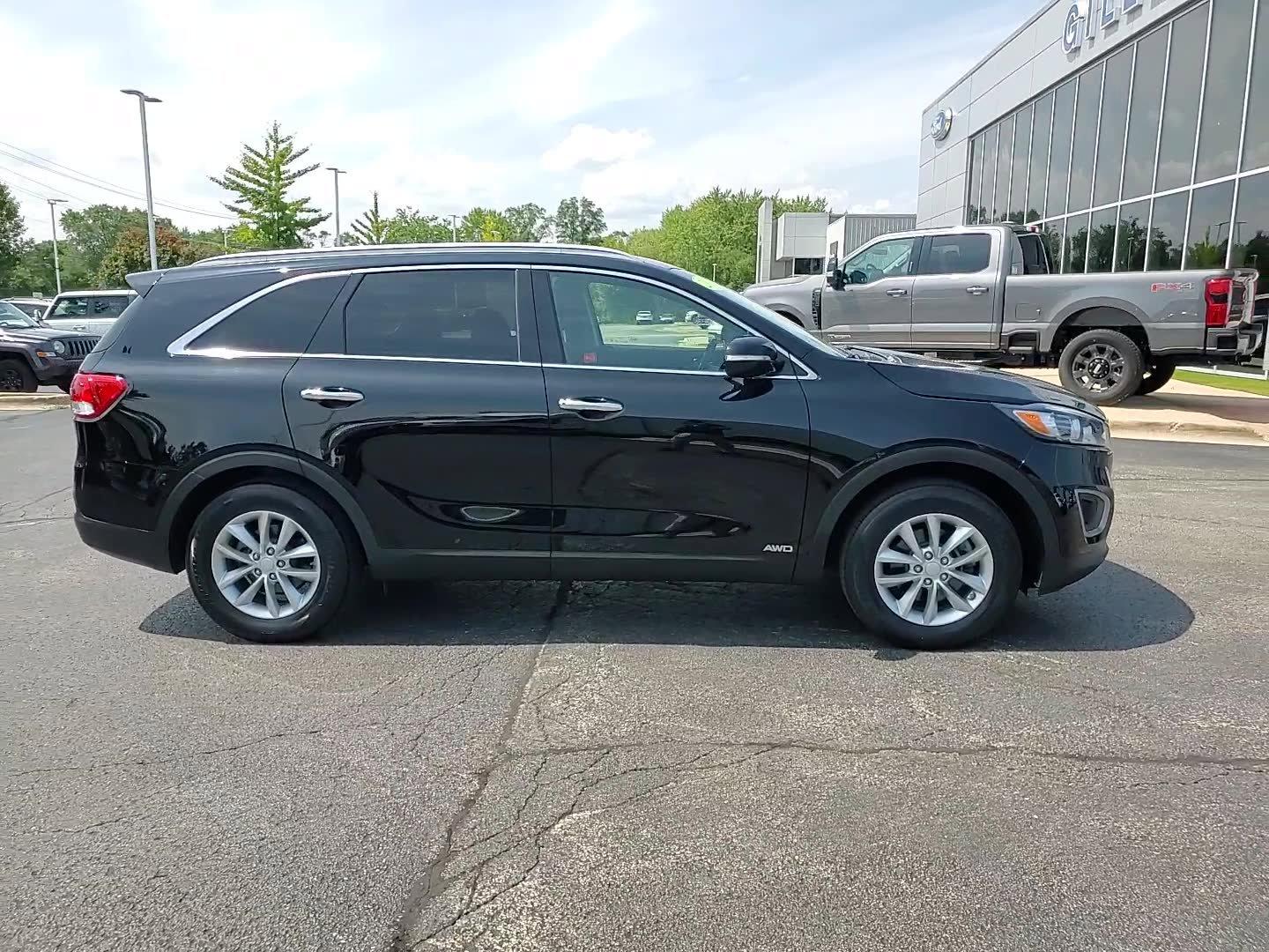 Used 2016 Kia Sorento LX with VIN 5XYPGDA37GG039151 for sale in Gurnee, IL