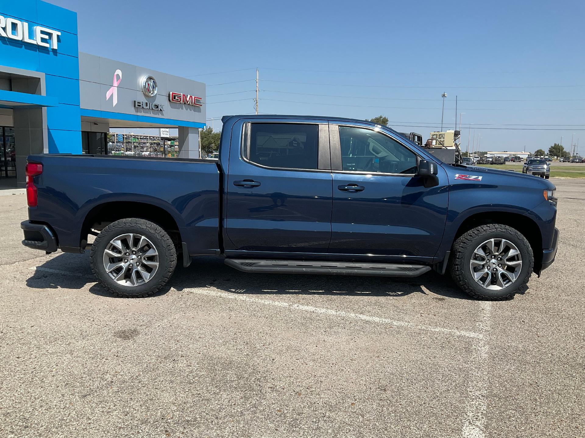 Used 2022 Chevrolet Silverado 1500 Limited RST with VIN 1GCUYEETXNZ226771 for sale in Ponca City, OK