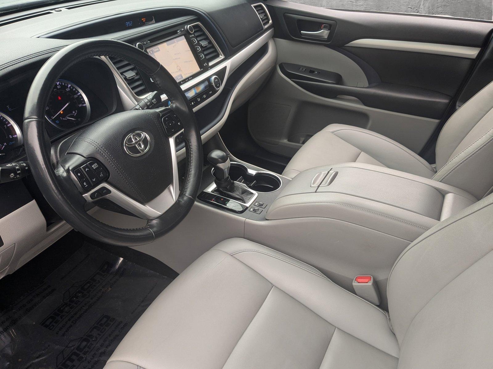 2019 Toyota Highlander Vehicle Photo in Cockeysville, MD 21030-2508