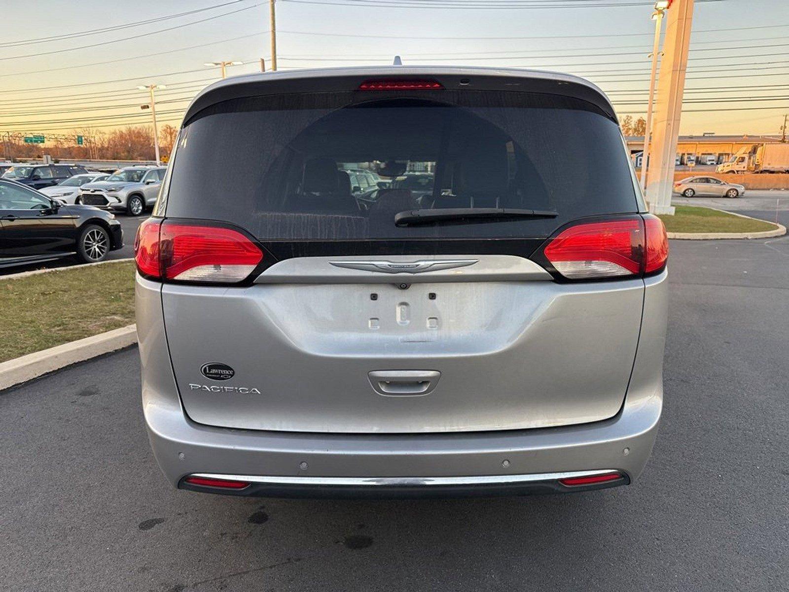 2017 Chrysler Pacifica Vehicle Photo in Harrisburg, PA 17111