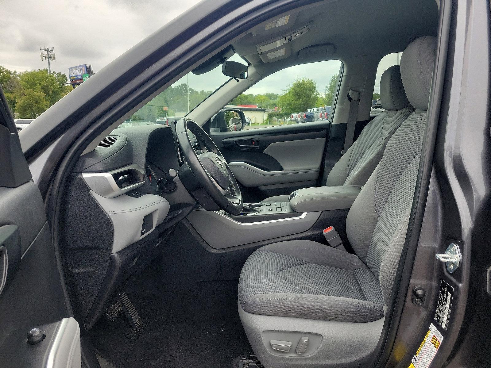 2022 Toyota Highlander Vehicle Photo in Trevose, PA 19053