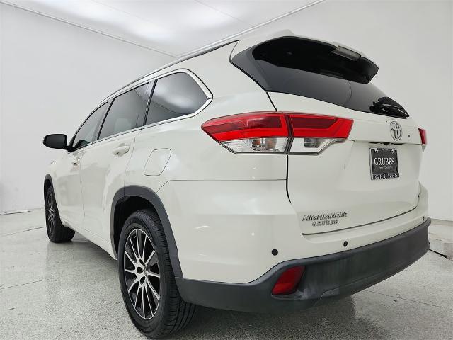 2018 Toyota Highlander Vehicle Photo in Grapevine, TX 76051